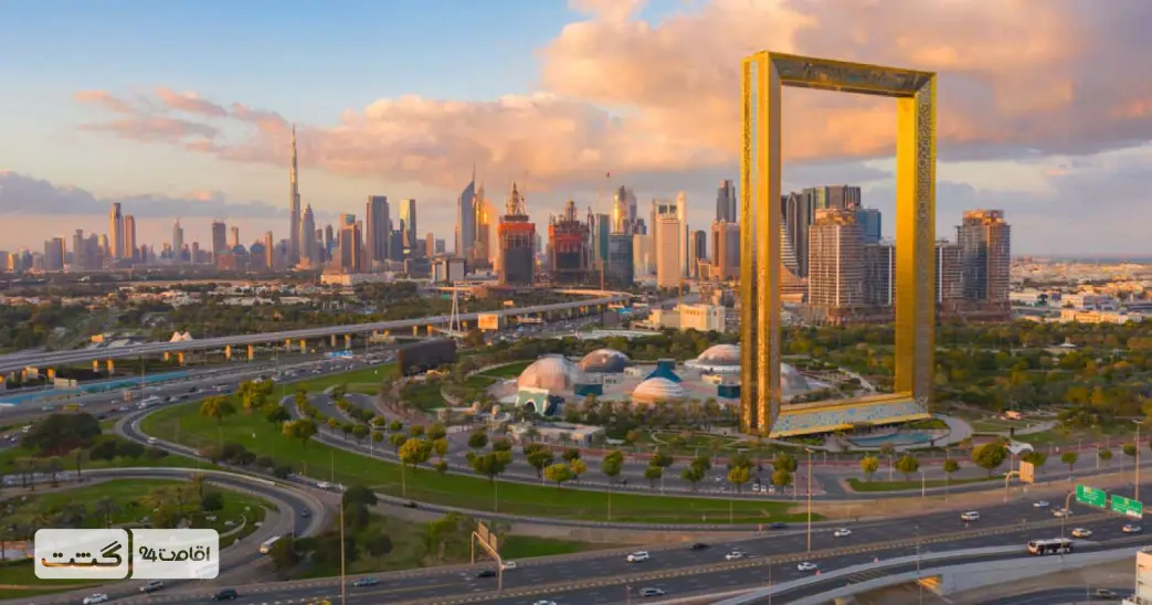 قاب دبی (دبی فریم) 5 برج قاب دبی با منظره ای از شهر دبی و برج خلیفه | قیمت بلیط قاب دبی