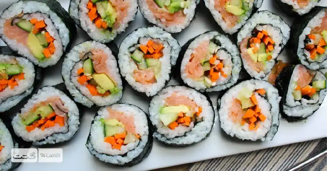 عکسی از سوشی و تنوع منو غذایی کشتی لوتوس | بلیط کشتی لوتوس دبی