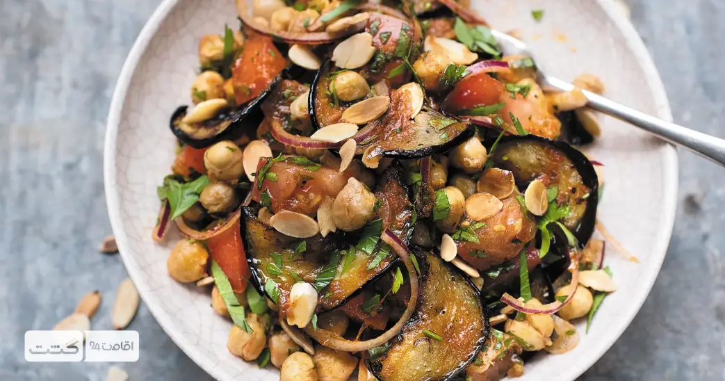 سالاد بادمجان سرو شده در تور کشتی لوتوس دبی | بلیط کشتی لوتوس دبی