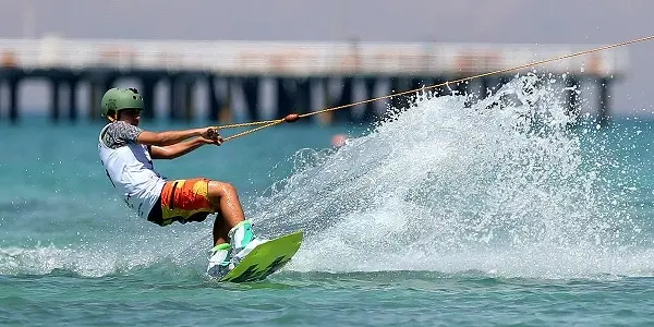 تصویری از بلیط اسکی روی آب کیش