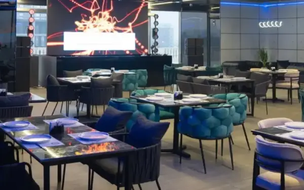 تصویری از کافه رستوران اسکای لند