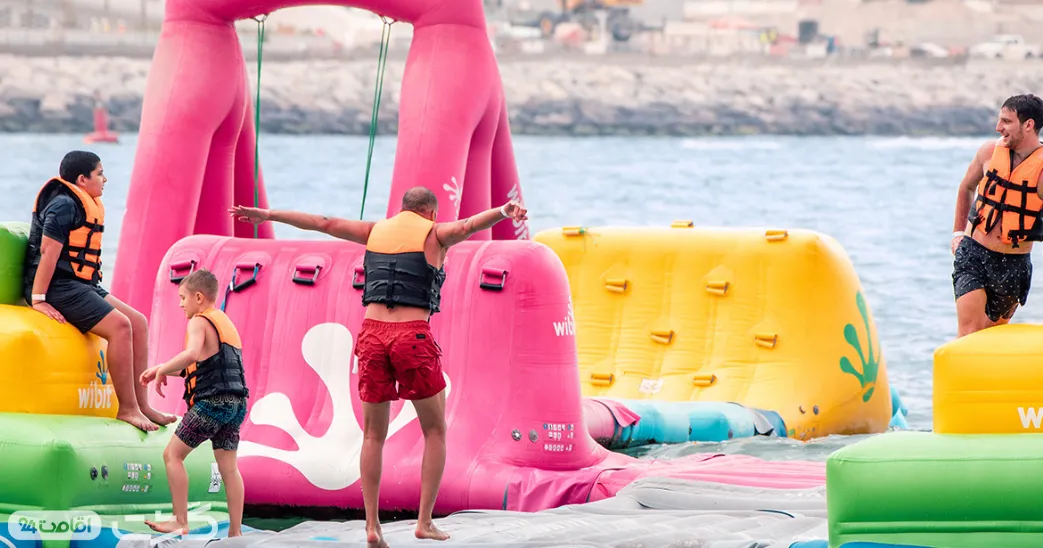 نمایی دیگر از وسایل بازی در پارک آبی آکوافان دبی